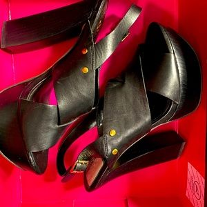 Vince Camuto Black Platform Sandals sz 8.5